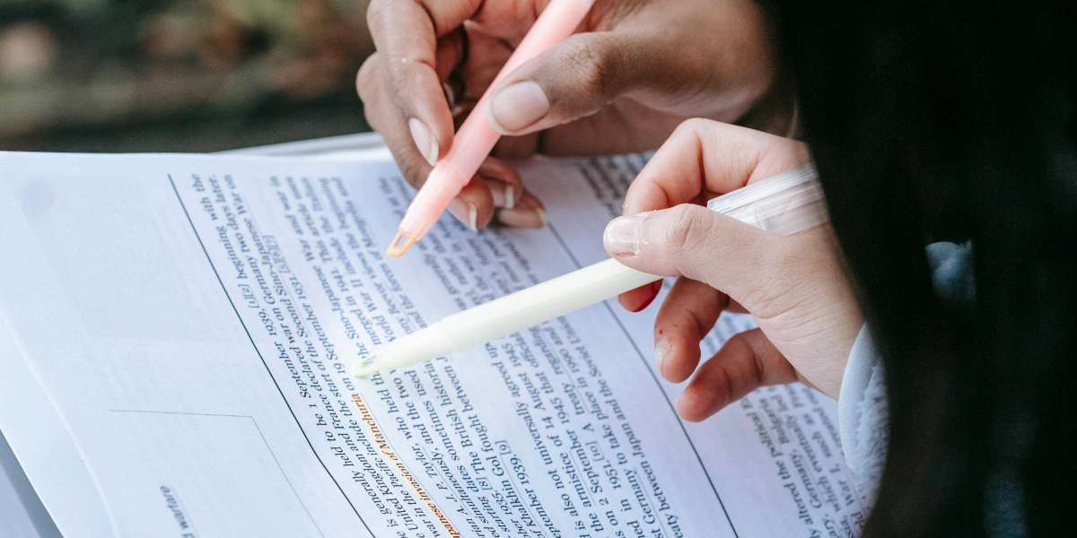 How Can LNAT Tutoring Dubai Help Law Students?